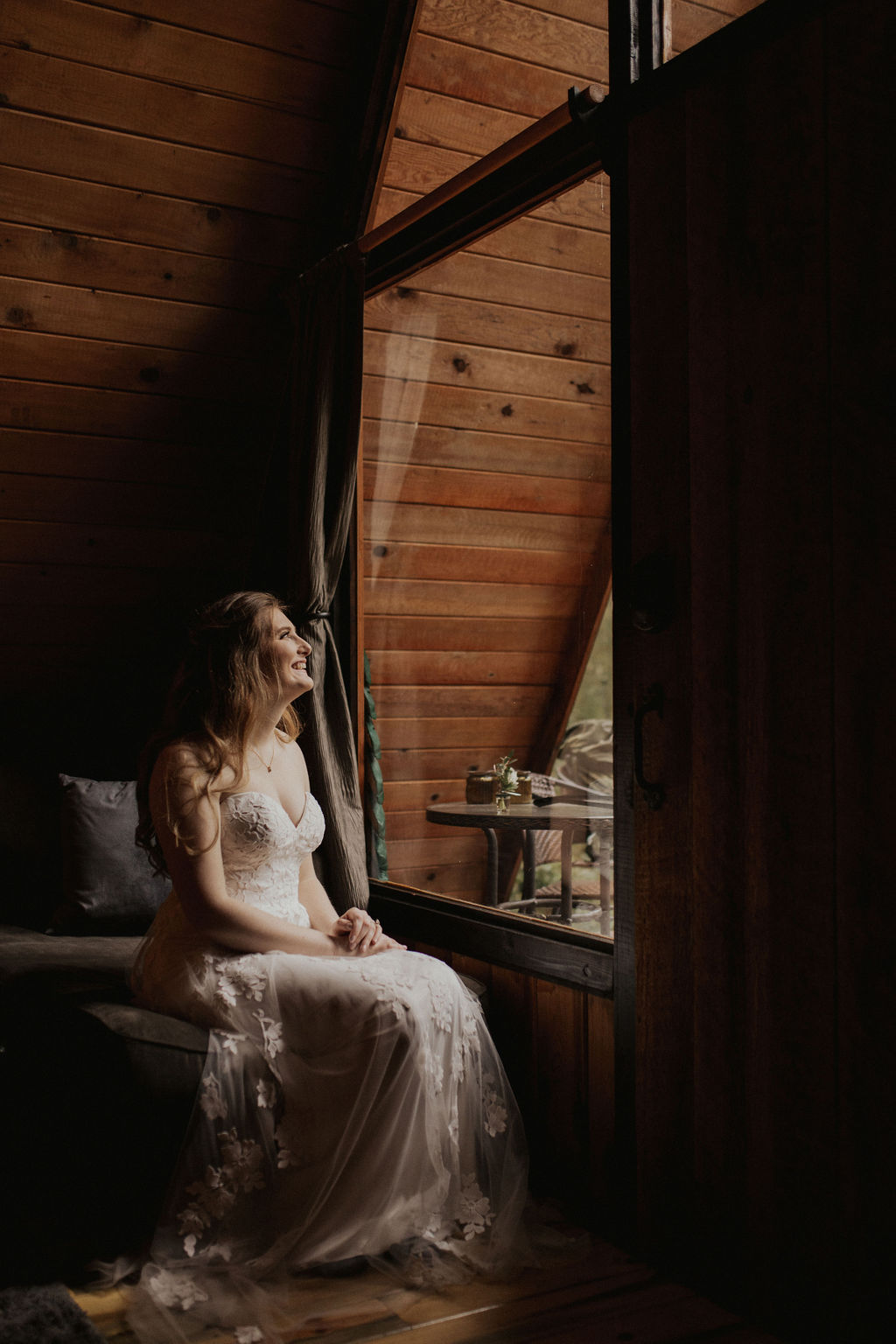 cabin elopement getting ready photos
