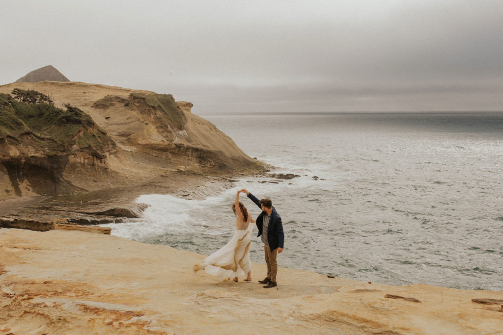 how to choose an elopement photographer